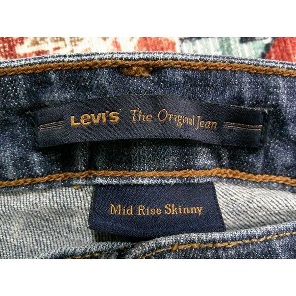 Levi's Mid-Rise Skinny Jeans Medium Wash- Women's size 8M (30WX30L) - Picture 8 of 9